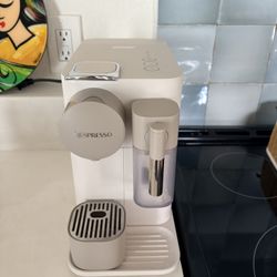 Nespresso Latissima One Coffee Machine 