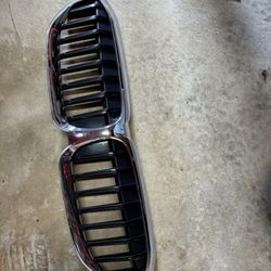19 20 21 22 BMW 330i M340i Front chrome Bumper Grille G20 OEM good condition $125