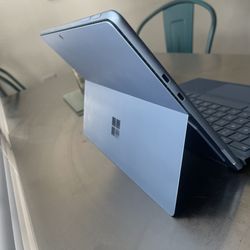 Microsoft Surface Pro 9, 13" 16GB RAM, 256GB