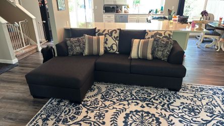 Couch / Sectional