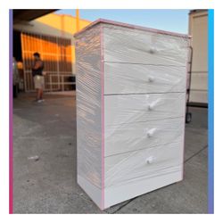 5 drawers dresser/ Five drawers dresser