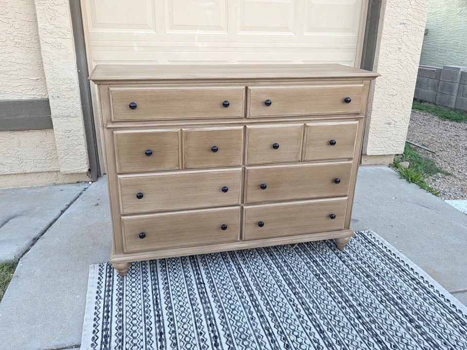Gorgeous Dresser