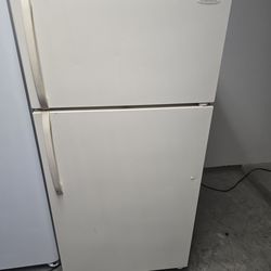 FRIGIDAIRE FRIDGE FREEZER