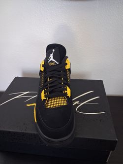 Air jordan 4 retro size 9