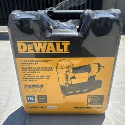 DEWALT Finishing Nailer