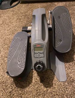 Under desk elliptical