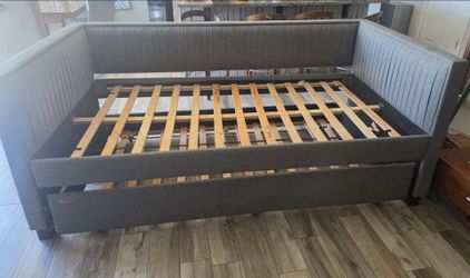 Day Bed with trundle