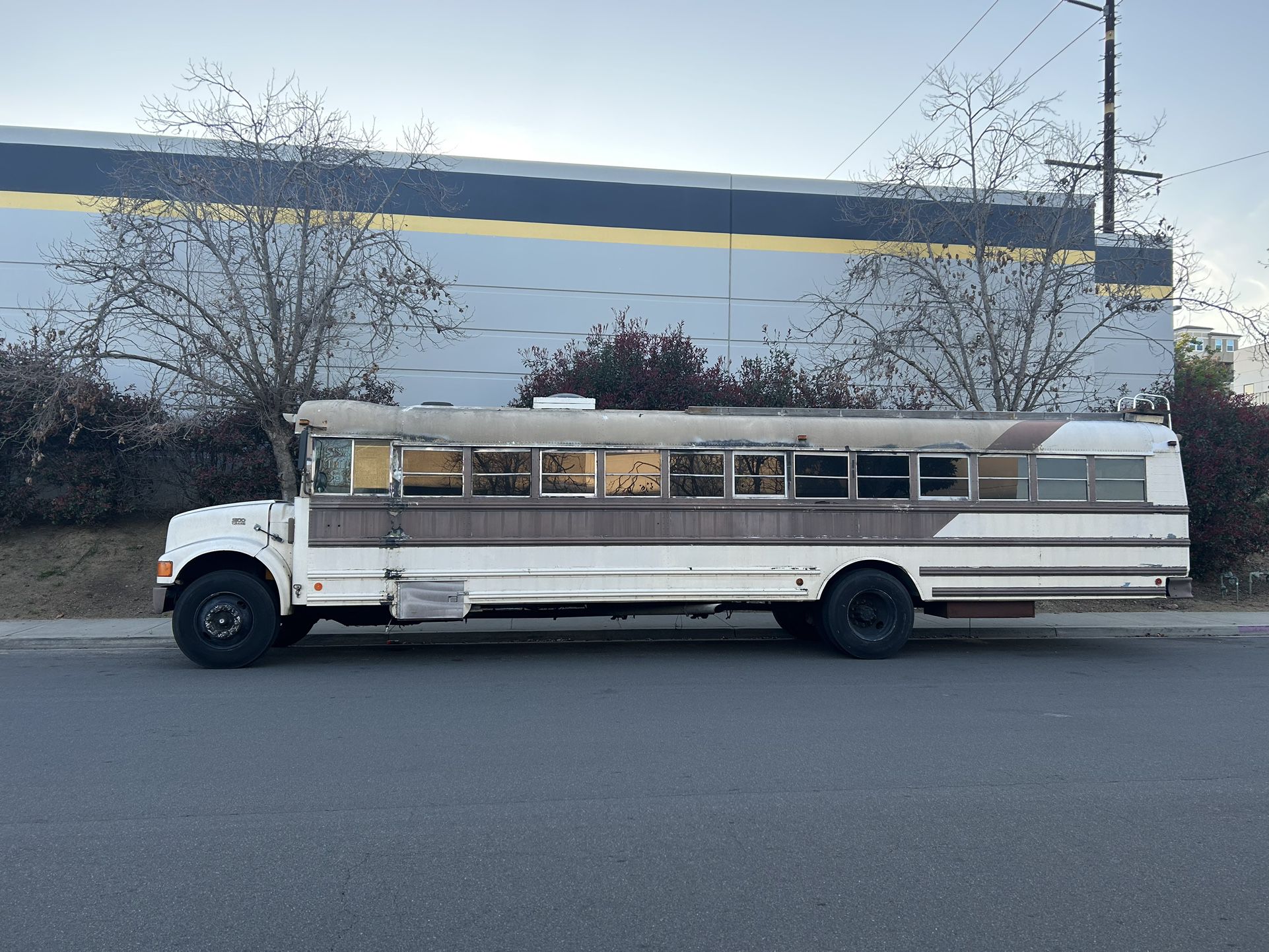 40 Ft Skoolie School Bus Tiny Home On Wheels