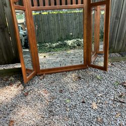 Like New Vintage Solid Oak Tri Fold Dresser Mirror By Keller 