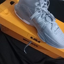 Basketball Shoes 