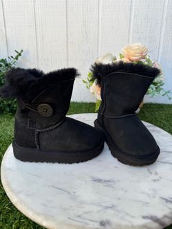 Ugg Bailey button winter boots toddler sz 6 authentic