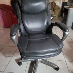 Serta Chair