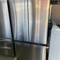 Samsung Bespoke French Door Refrigerator With Stainless Panels 