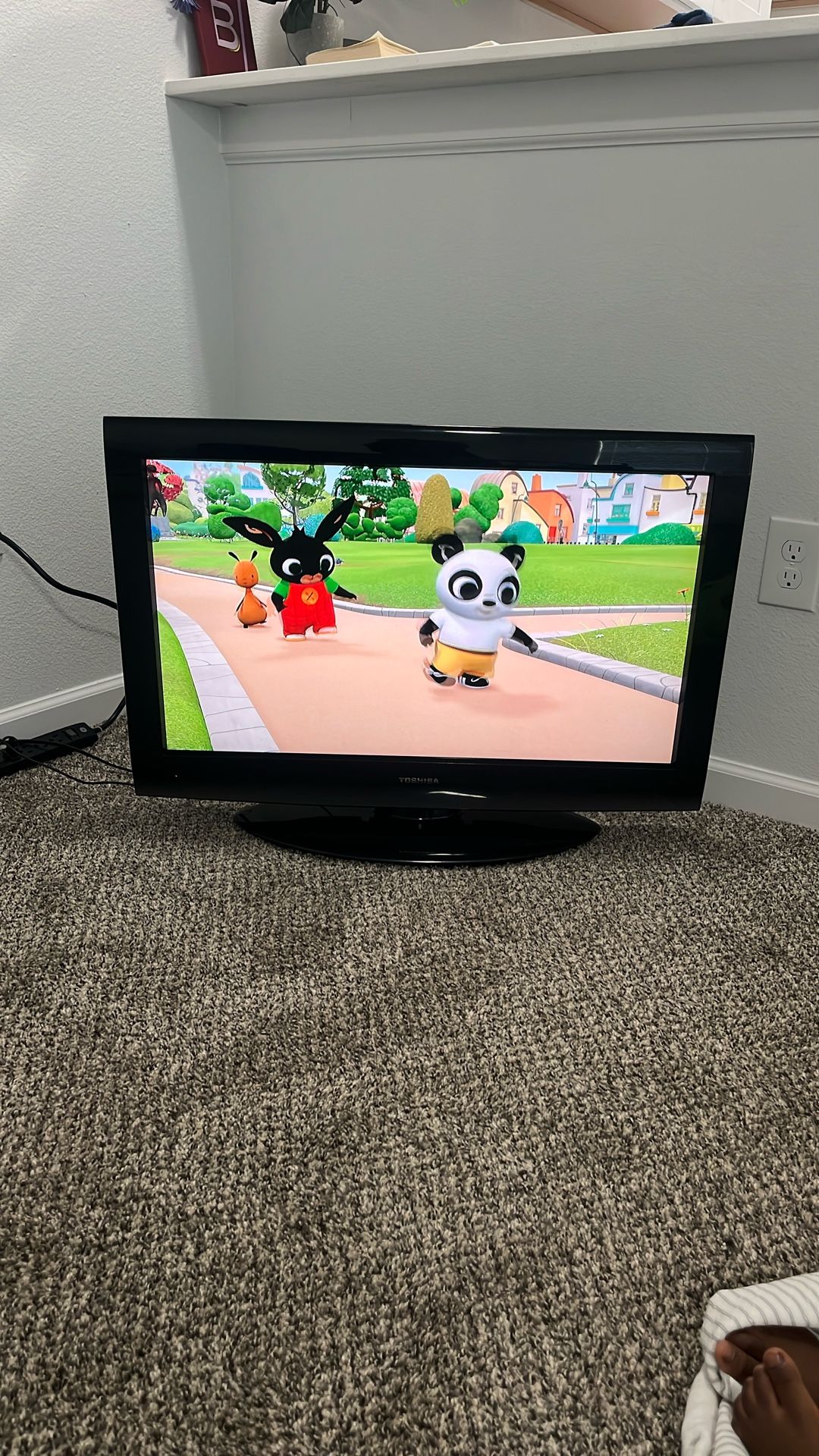 35 inch Toshiba TV