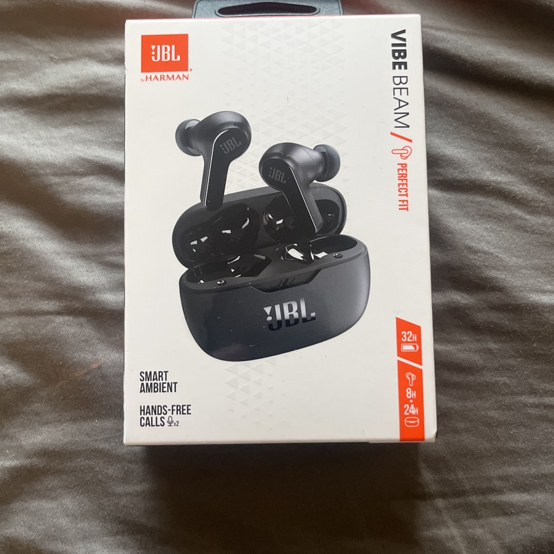 Black JBL Earbuds Vibe Beam