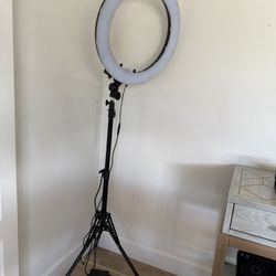 LED RING LIGHT