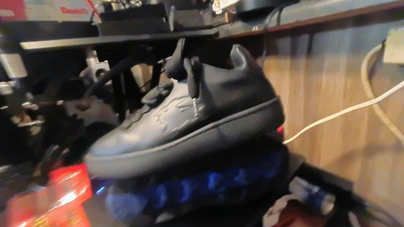 Burberry Bounce Black Leather Shoes.