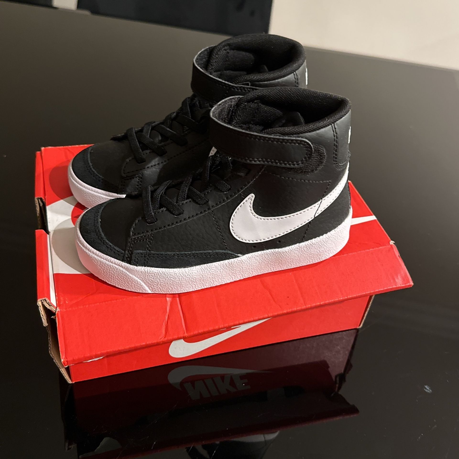 Nike size 11c hotsell