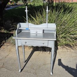 Makeup Table