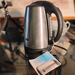 Oster 1.7L Digital Electric Kettle - Stainless Steel - Like New
