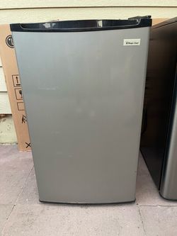 Mini fridge Magic Chef