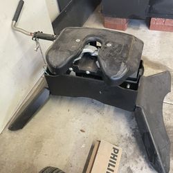 Curt 20k Fifth wheel 