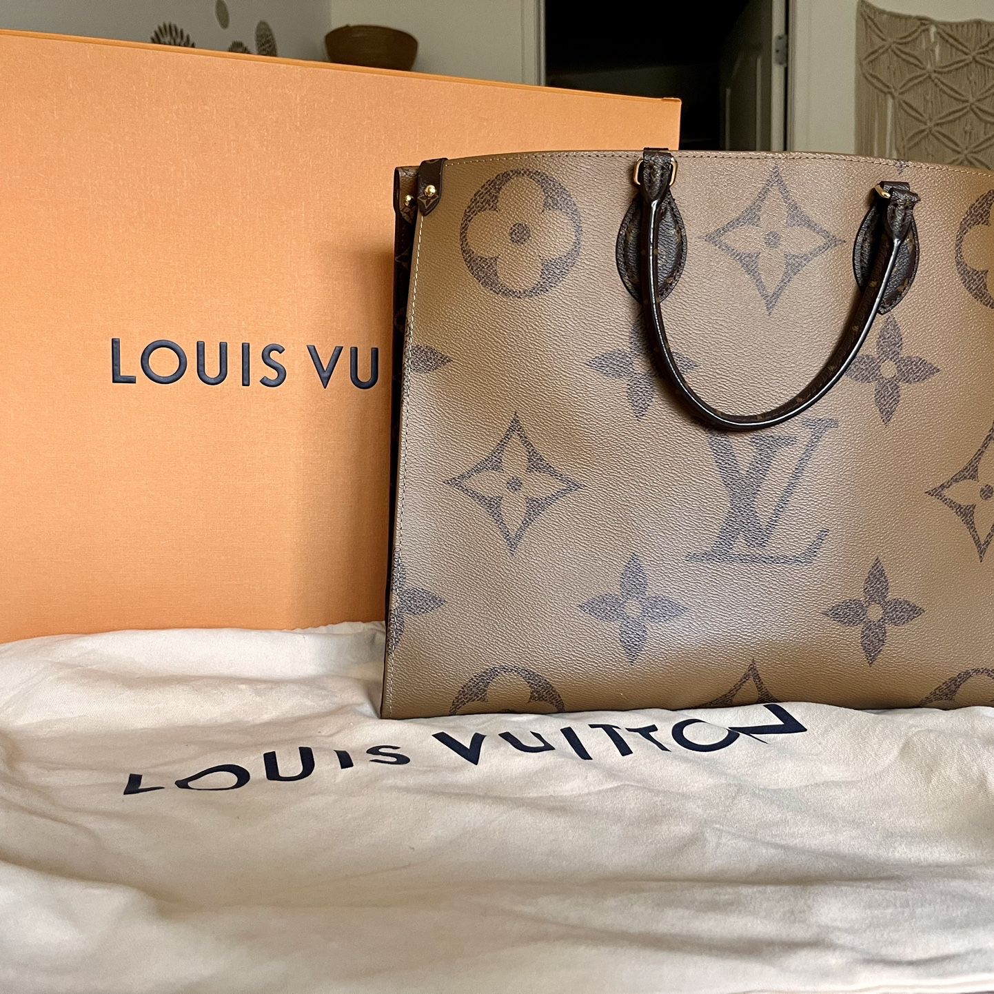 New Condition Louis Vuitton On The Go GM Shoulder Bag