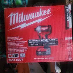 Milwaukee M18 Compact Brushless 1/4" Hex Impact Driver Set