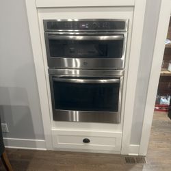 Microwave And Oven Combo. 