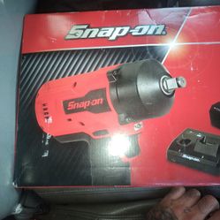 SNAP ON 1/2 DR IMPACT WRENCH