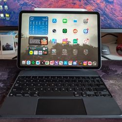 iPad Pro 11" M2 (2022) 128gb WiFi w/ Pencil and Magic Keyboard