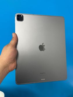 📱 Apple iPad Pro 12.9 inch 6th Generation (2022, M2 Chip)