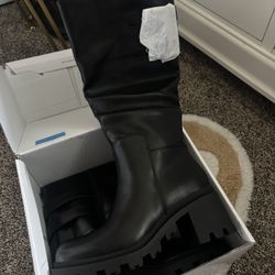 NEW BLACK BOOTS 