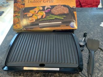 like new Presto Cool Touch Electric Indoor Grill