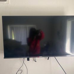 43In Hisense Google Smart TV PERFECT CONDITION 