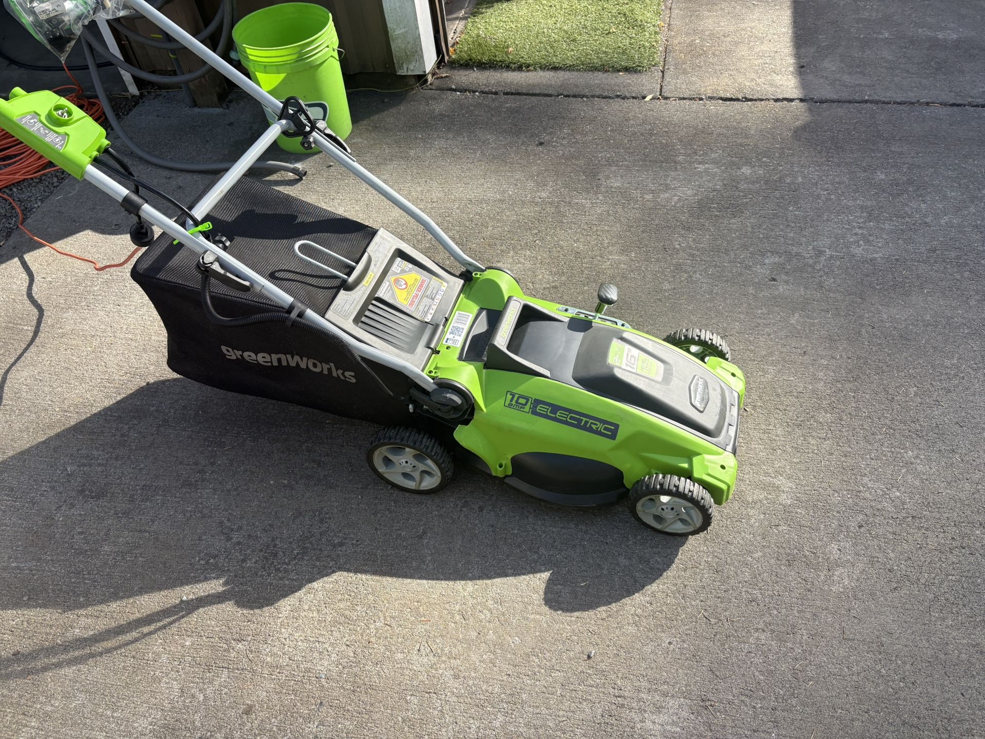 Green works 16 Inch Corded Lawn Mower