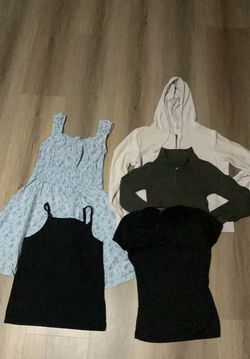 🛍️ Size Small Women’s Clothing Bundles 🛍️