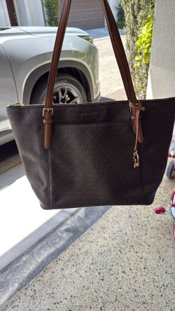Micheal Kors Large Purse