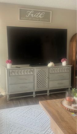 FREE ENTERTAINMENT CENTER BUFFET OR DRESSER