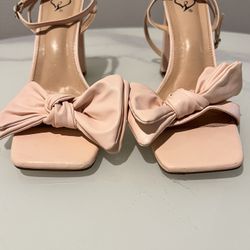 Soft Pink Block Heel Sandal w/Ankle Strap & Bow NEW
