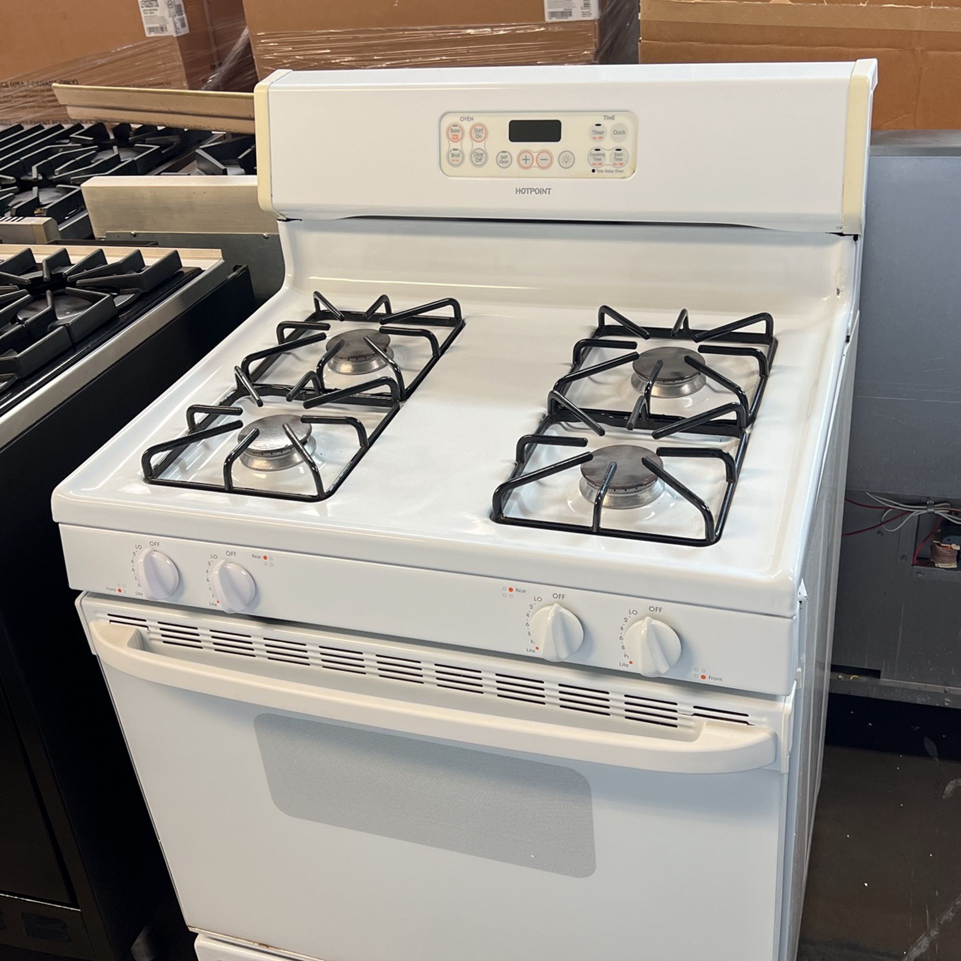 Hot Point Gas Range Stove 30”Wide In White