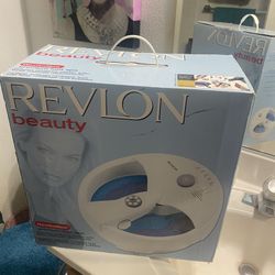 Revelon  Spa New In Box