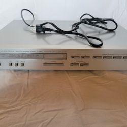 Vintage Yamaha T-1060 Stereo Tuner