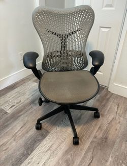 Steelcase Mirra office chair