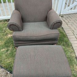 Super Comfortable Fabric Chair With Foot Rest-Needs To Go ASAP