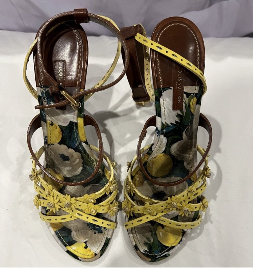 Louis Vuitton Strappy Heels Size 37.5EU
