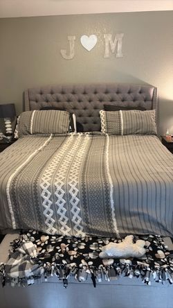 King size comforter and 2 king size shams