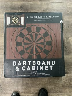 Dartboard & cabinet