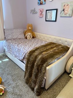 Twin size kids bed and trundle