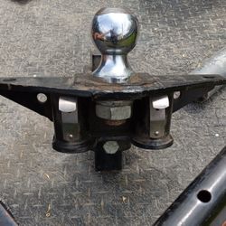 weight distribution trailer hitch